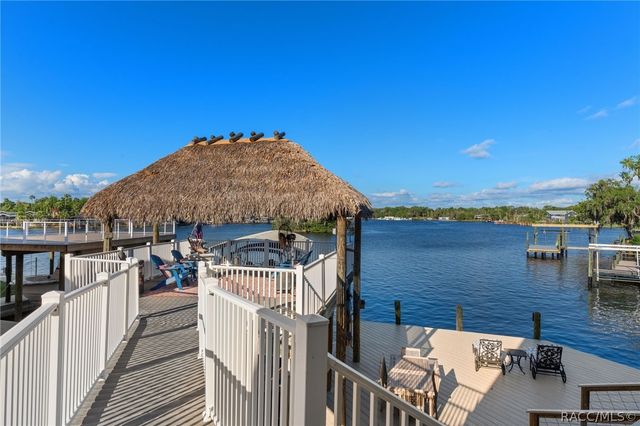 5475 S Island Drive, Homosassa, FL 34448