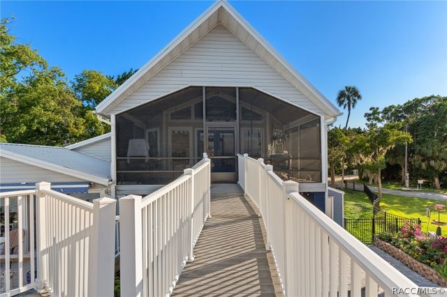 5475 S Island Drive, Homosassa, FL 34448