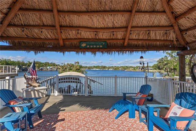 5475 S Island Drive, Homosassa, FL 34448