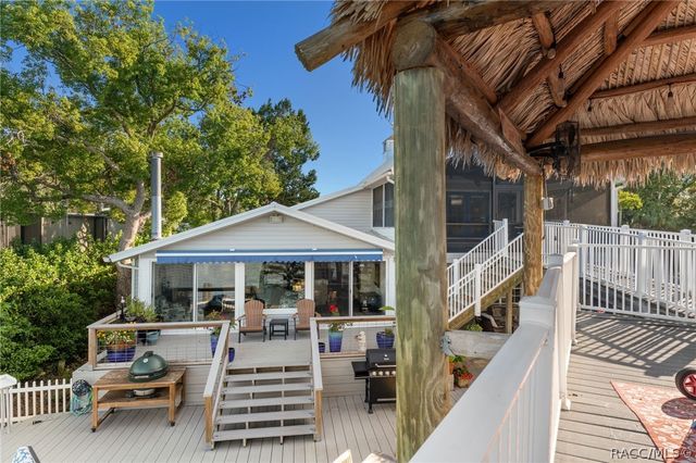 5475 S Island Drive, Homosassa, FL 34448