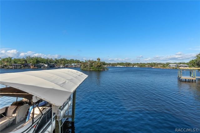 5475 S Island Drive, Homosassa, FL 34448