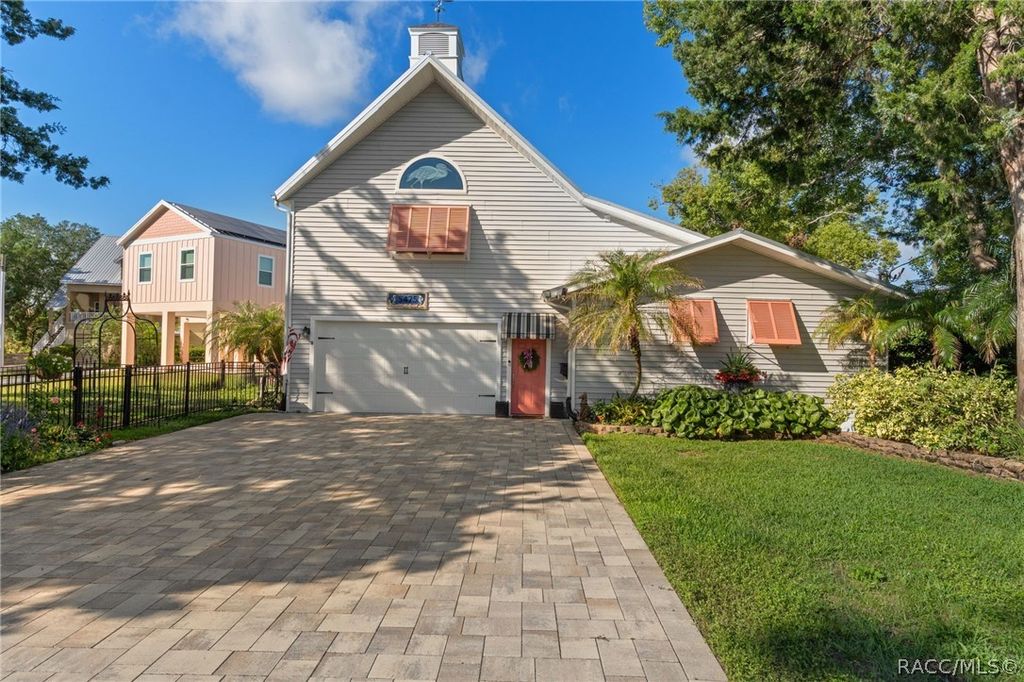 5475 S Island Drive, Homosassa, FL 34448