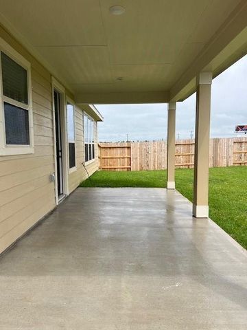 678 Imperial Loop, Alvin, TX 77511