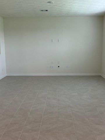 678 Imperial Loop, Alvin, TX 77511
