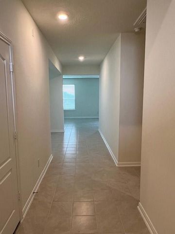 678 Imperial Loop, Alvin, TX 77511