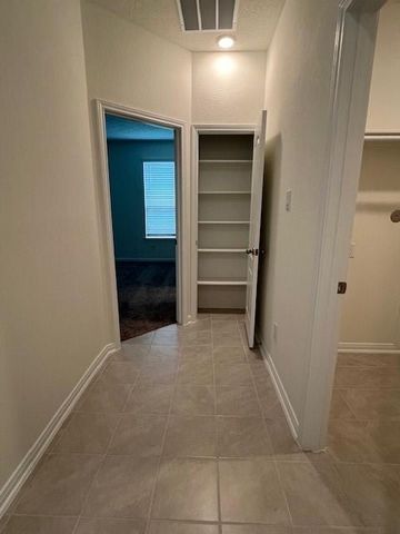 678 Imperial Loop, Alvin, TX 77511