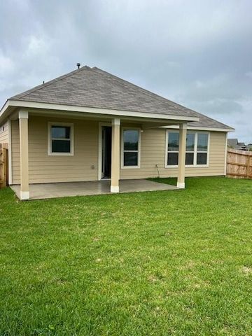 678 Imperial Loop, Alvin, TX 77511