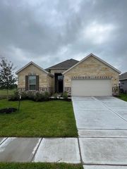 678 Imperial Loop, Alvin, TX 77511