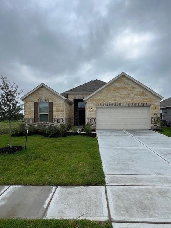 678 Imperial Loop, Alvin, TX 77511