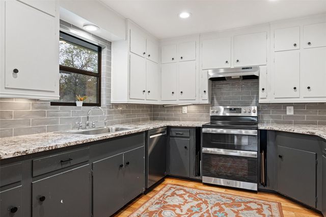 1204 Los Escondidos ST, Marble Falls, TX 78654