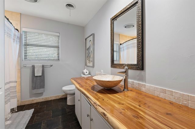 1204 Los Escondidos ST, Marble Falls, TX 78654