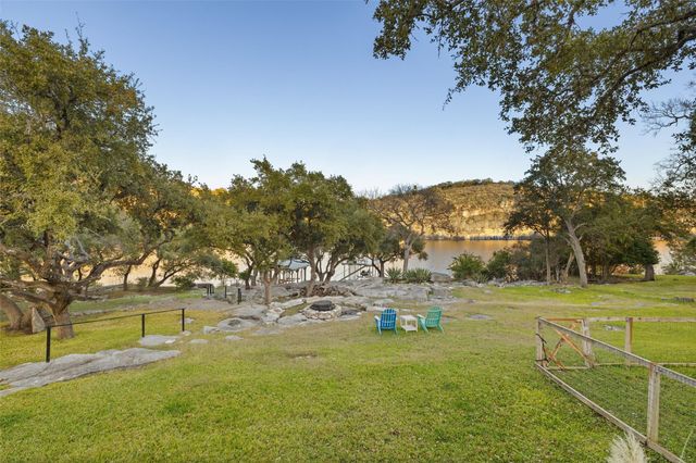 1204 Los Escondidos ST, Marble Falls, TX 78654