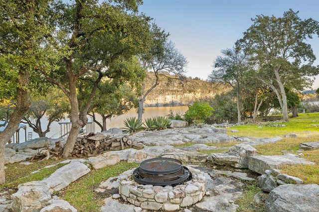 1204 Los Escondidos ST, Marble Falls, TX 78654