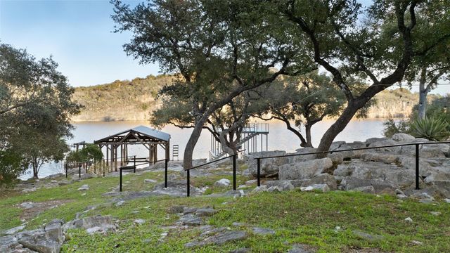 1204 Los Escondidos ST, Marble Falls, TX 78654