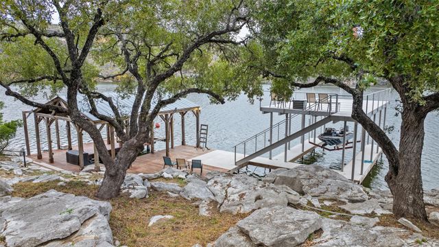 1204 Los Escondidos ST, Marble Falls, TX 78654