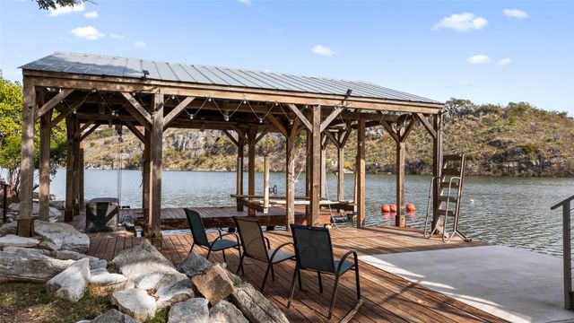 1204 Los Escondidos ST, Marble Falls, TX 78654