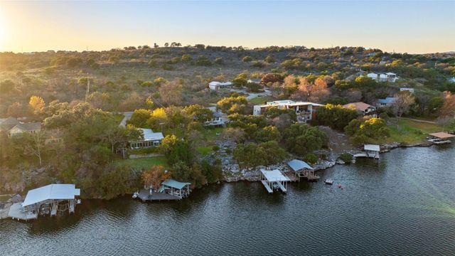 1204 Los Escondidos ST, Marble Falls, TX 78654