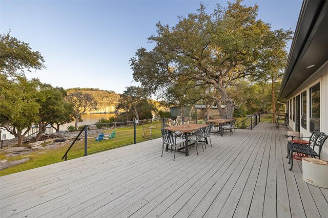 1204 Los Escondidos ST, Marble Falls, TX 78654