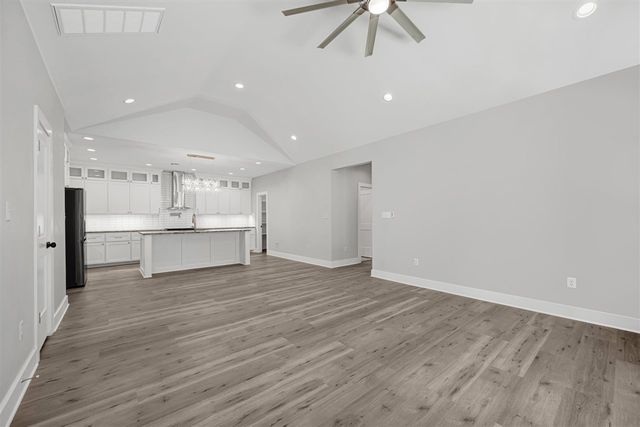 6917 NW Silver Creek Cir, Lawton, OK 73505