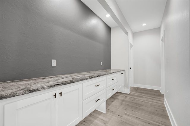 6917 NW Silver Creek Cir, Lawton, OK 73505