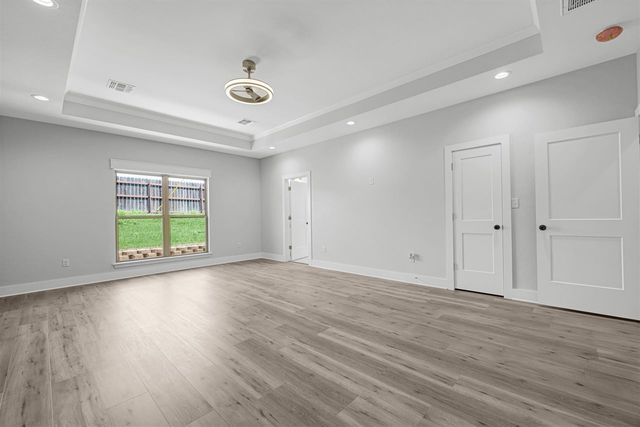 6917 NW Silver Creek Cir, Lawton, OK 73505