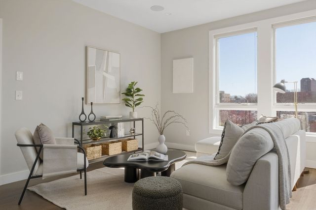 17 Chestnut 3, Boston, MA 02130