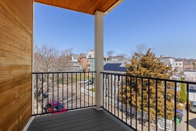 17 Chestnut 3, Boston, MA 02130