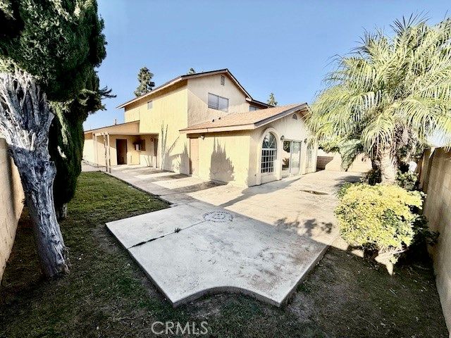 1822 W Moore, Santa Ana, CA 92704