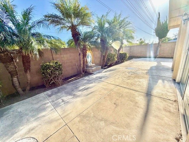1822 W Moore, Santa Ana, CA 92704
