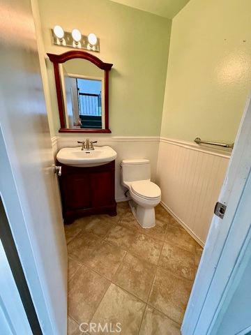 1822 W Moore, Santa Ana, CA 92704