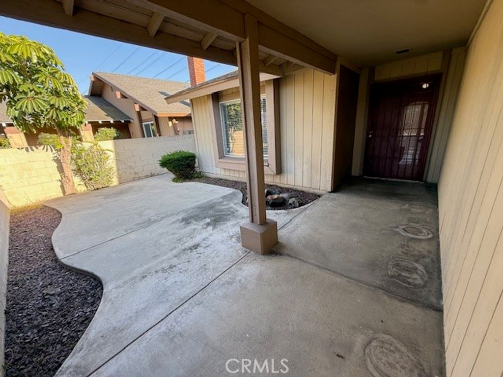 Image 2 of property listing at 1822 W Moore, Santa Ana, CA 92704