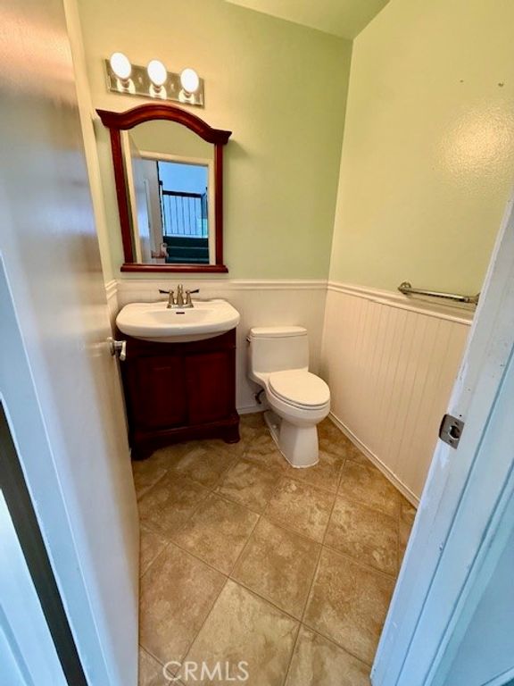 Image 7 of property listing at 1822 W Moore, Santa Ana, CA 92704