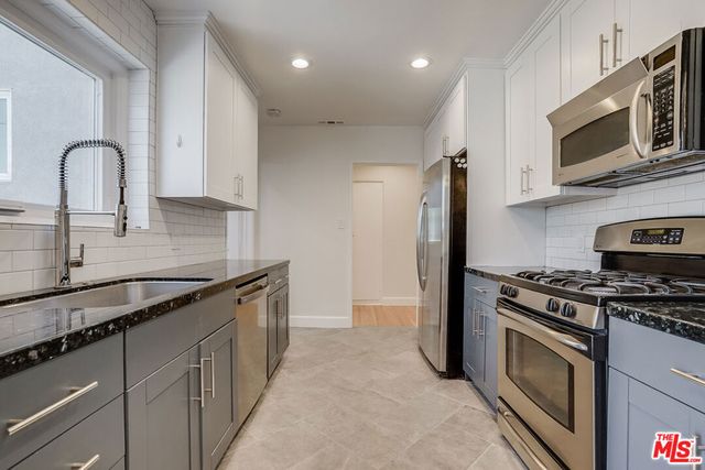 11819 Pacific Avenue, Los Angeles, CA 90066