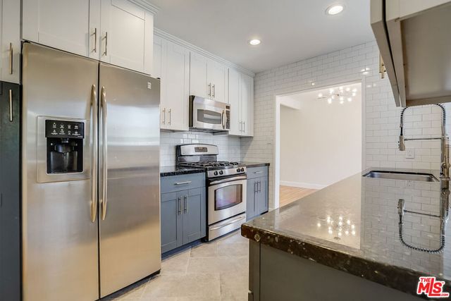 11819 Pacific Avenue, Los Angeles, CA 90066