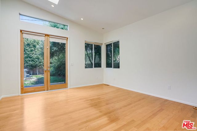 11819 Pacific Avenue, Los Angeles, CA 90066