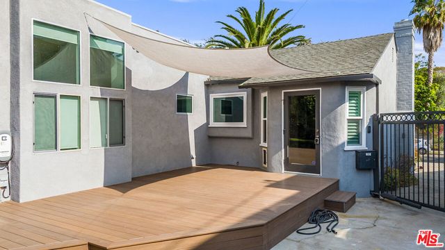 11819 Pacific Avenue, Los Angeles, CA 90066