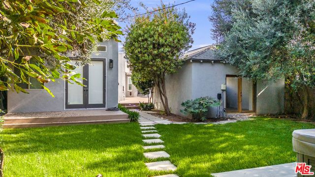 11819 Pacific Avenue, Los Angeles, CA 90066