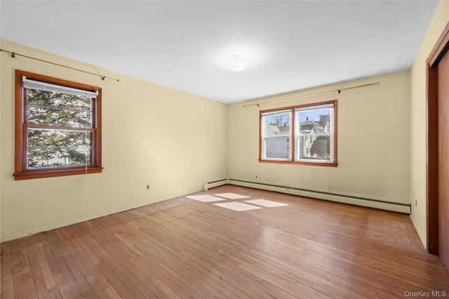 11 Delaware Avenue, Port Washington, NY 11050