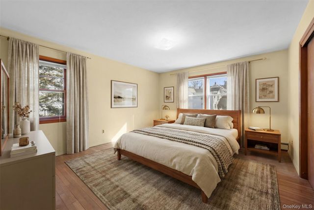 11 Delaware Avenue, Port Washington, NY 11050