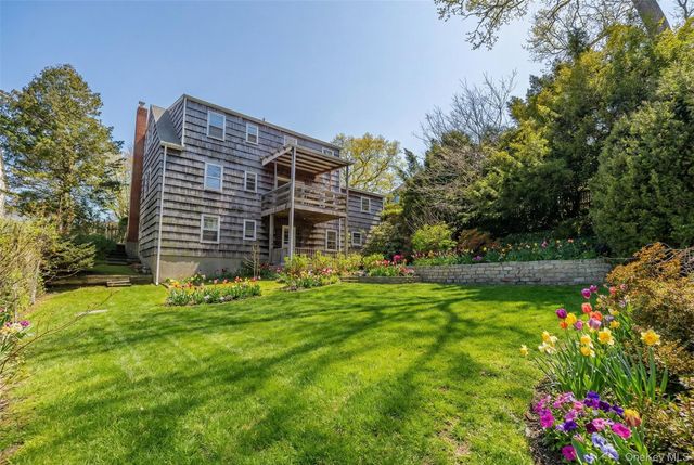 11 Delaware Avenue, Port Washington, NY 11050