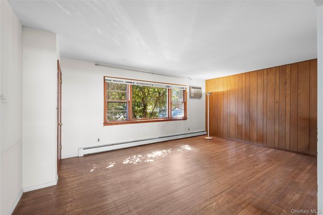 11 Delaware Avenue, Port Washington, NY 11050