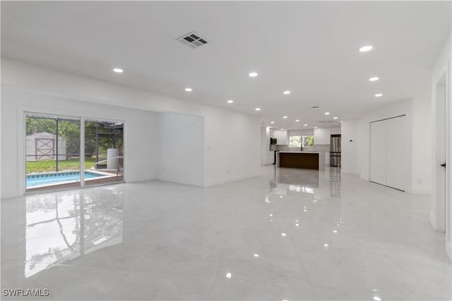 3699 Liberty SQ, Fort Myers, FL 33908
