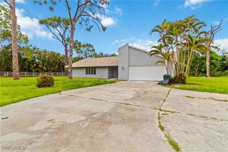3699 Liberty SQ, Fort Myers, FL 33908