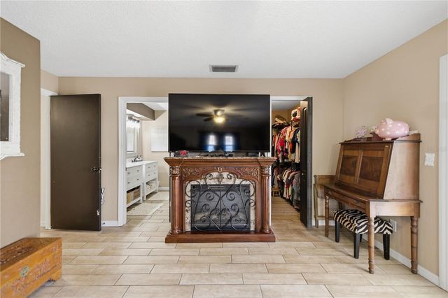 1166 SE 44TH AVENUE, Ocala, FL 34471