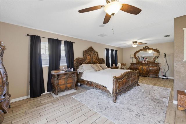 1166 SE 44TH AVENUE, Ocala, FL 34471