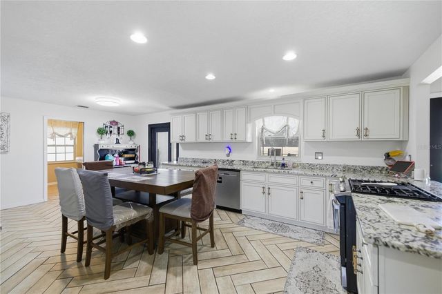 1166 SE 44TH AVENUE, Ocala, FL 34471