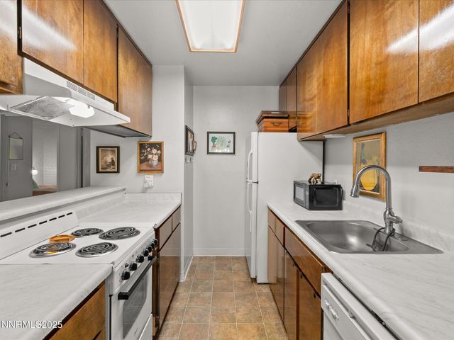 2955 Lakeside Drive 228, Reno, NV 89509