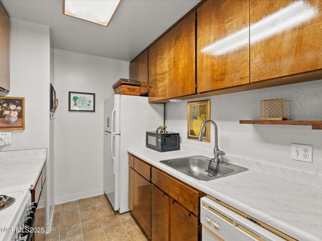 2955 Lakeside Drive 228, Reno, NV 89509