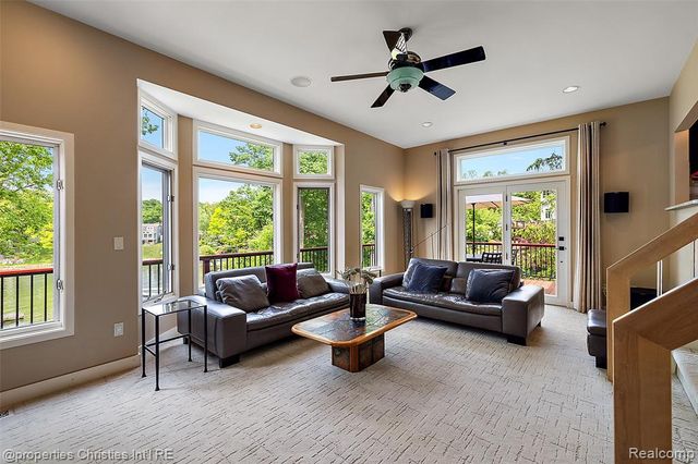 1739 Ridge Road, White Lake, MI 48383