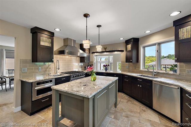 1739 Ridge Road, White Lake, MI 48383